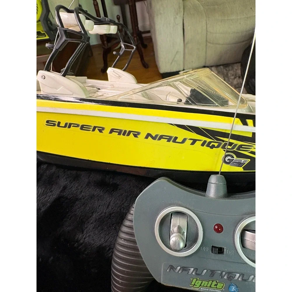 Untested Ignite Super Air Nautique G21 RC Boat Yellow Black with Remote